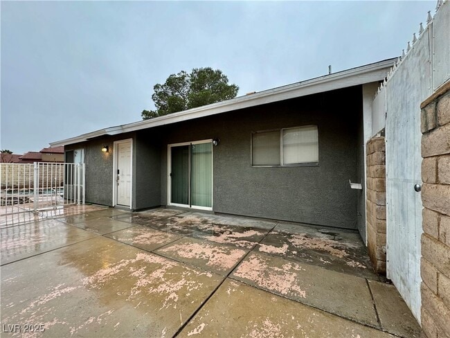 Foto del edificio - 7289 Topeka Dr