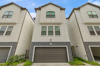 Building Photo - 829 Wakefield Dr