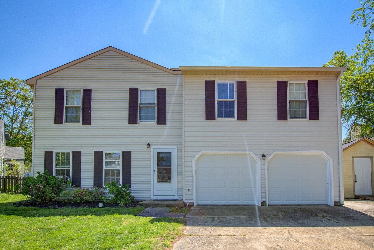 Primary Photo - 5 Bedroom, 2.5 Bath Home in Landstown Lake...