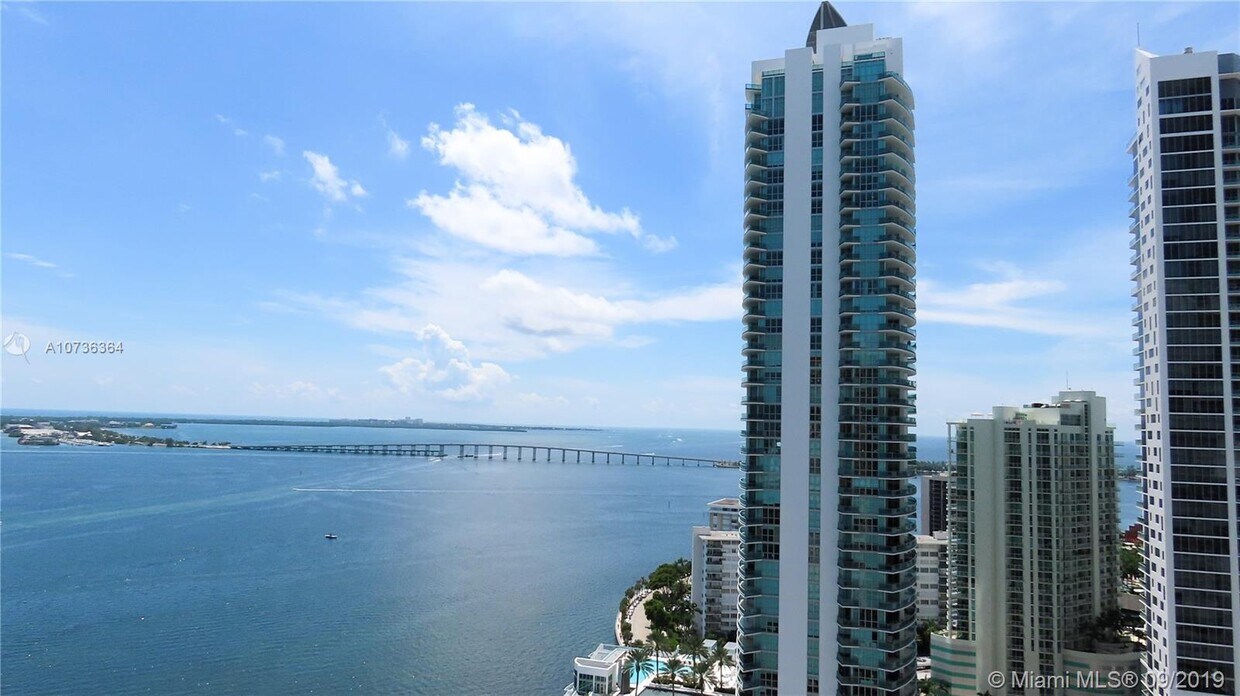 Primary Photo - 1155 Brickell Bay Dr