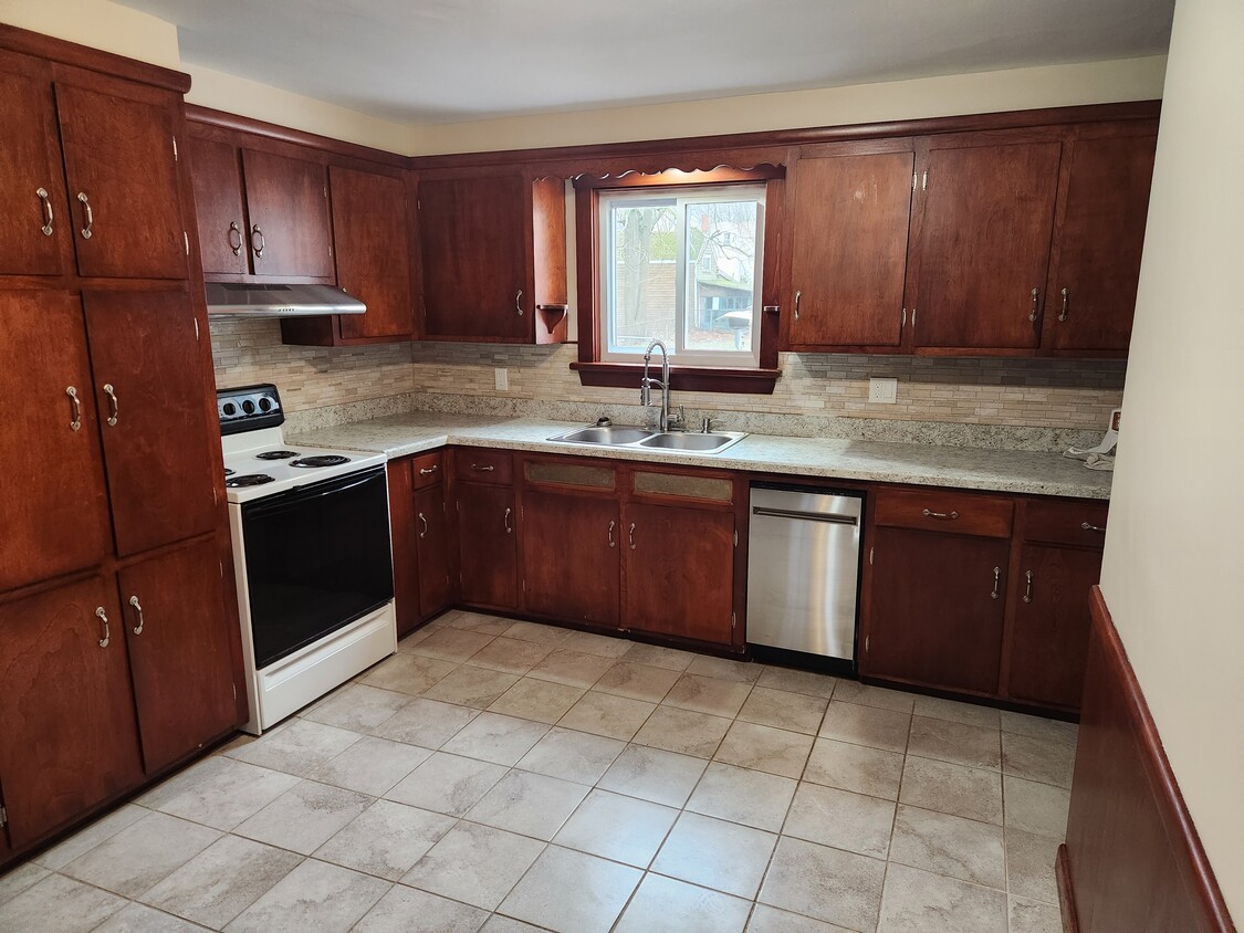 Primary Photo - 271 Wood St