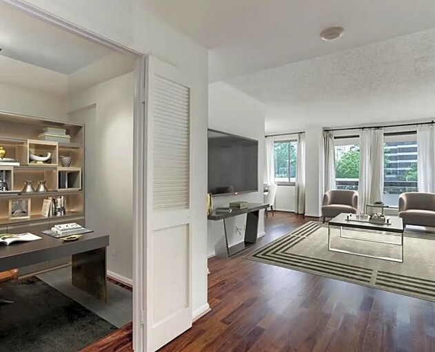 Foto del edificio - 49 Briar Hollow Ln