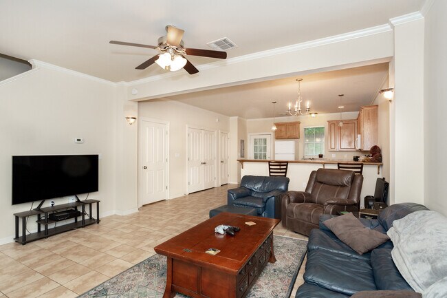 Building Photo - 2405 Brightside Dr