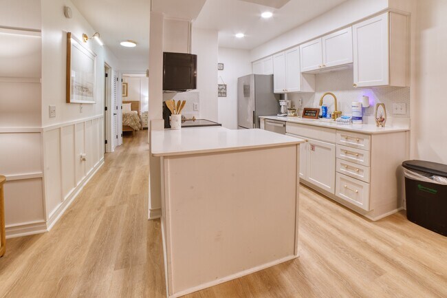 Building Photo - 2743 Forest Ridge Dr