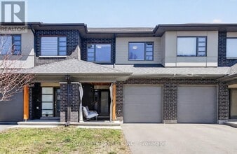 Building Photo - 1033 Eider St