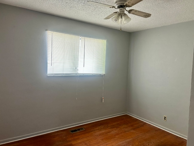 Building Photo - 712 Rabenberg Pl