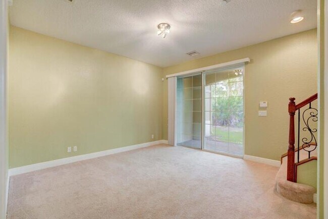 Foto del edificio - 5113 Artesa Way W