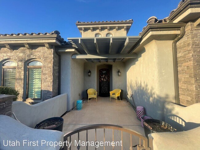 Building Photo - 4 br, 3 bath House - 2425 E Crimson Ridge Dr.