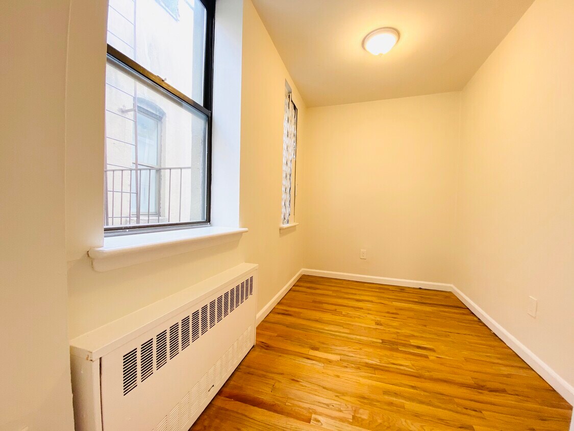 Building Photo - 951 Amsterdam Ave
