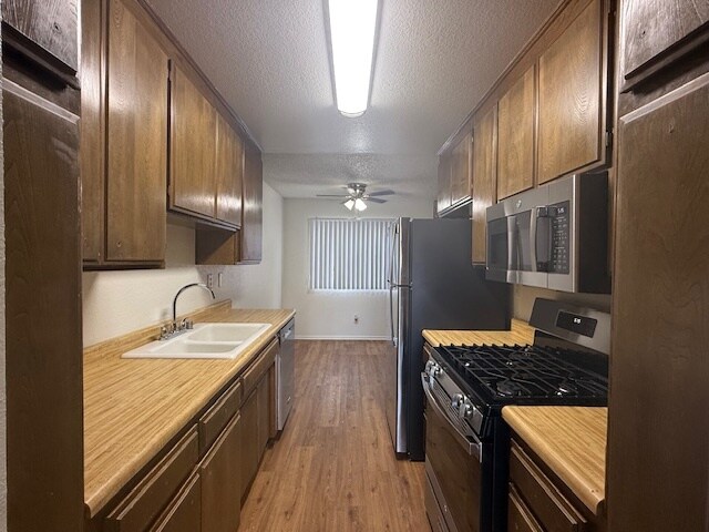 Foto del edificio - 11819 Kiowa Ave