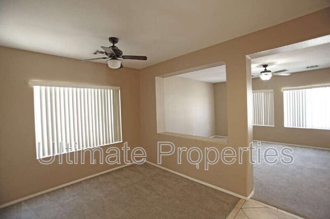 Foto del edificio - 9234 W Milkweed Loop