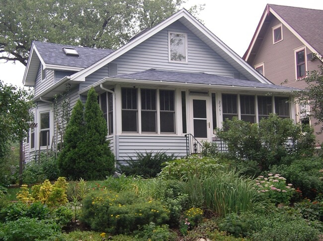 Building Photo - 2261 Scudder Street