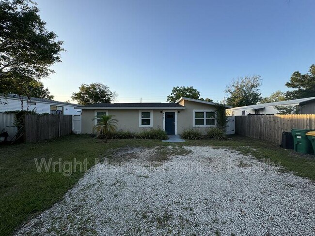 Foto del edificio - 6781 69th Ave N