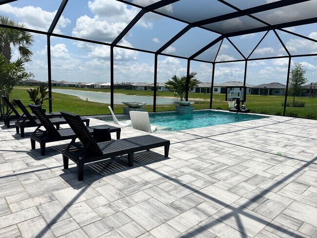 Foto del edificio - ** Stunning Custom Pool Home ~ Verdana Vil...