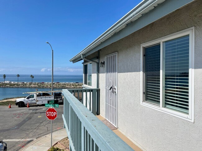 Building Photo - Waterfront in Carlsbad!