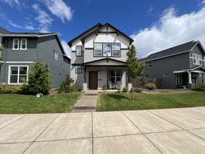 Building Photo - 1066 S 29th Blvd