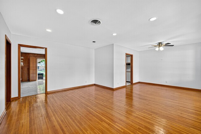 Foto del edificio - 8923 Greiner Dr