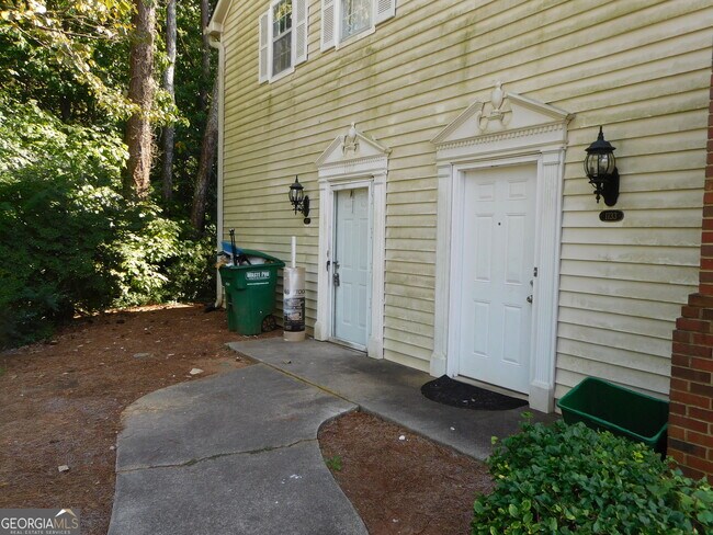 Building Photo - 1127 Green Yard Way