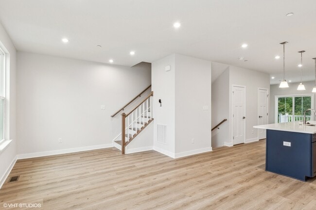 Building Photo - 5040 Spruce Rd