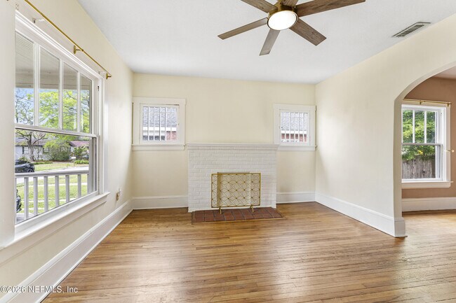 Foto del edificio - 4531 Attleboro St