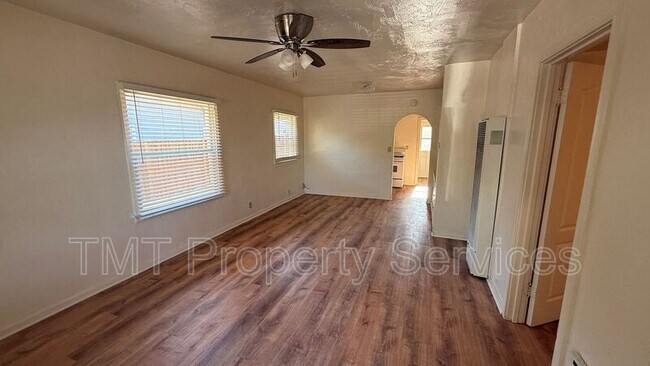 Foto del edificio - 1541 Olive St
