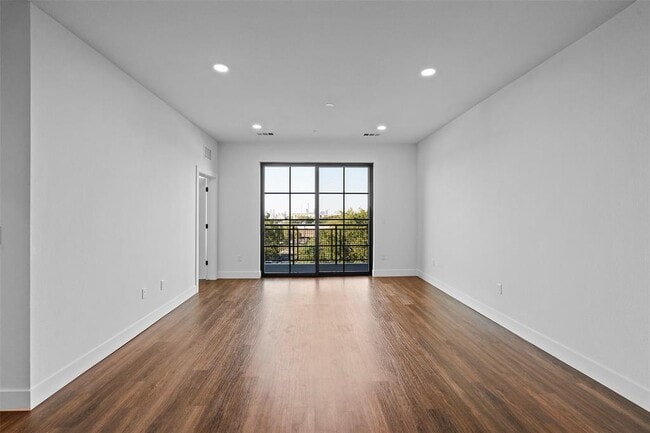 Building Photo - 4315 S Congress Ave