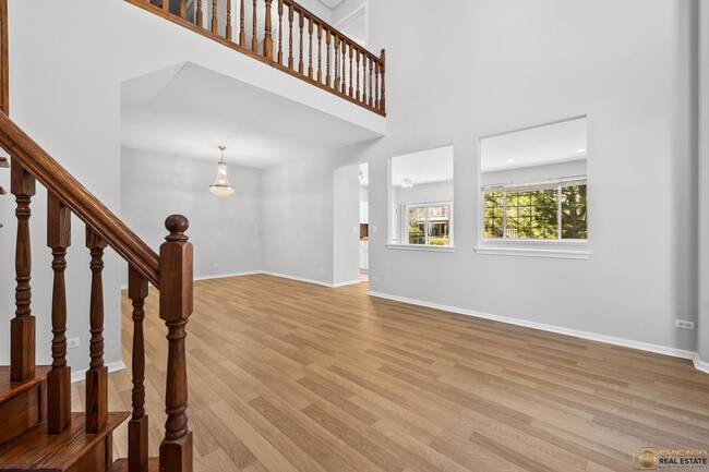 Building Photo - 600 Creekside Cir