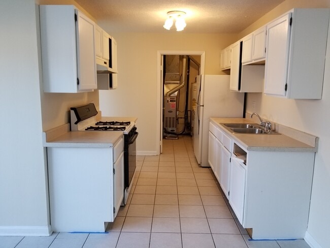 Foto del edificio - 1751 Queensbury Cir