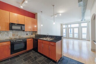 Building Photo - 1901 Post Oak Blvd