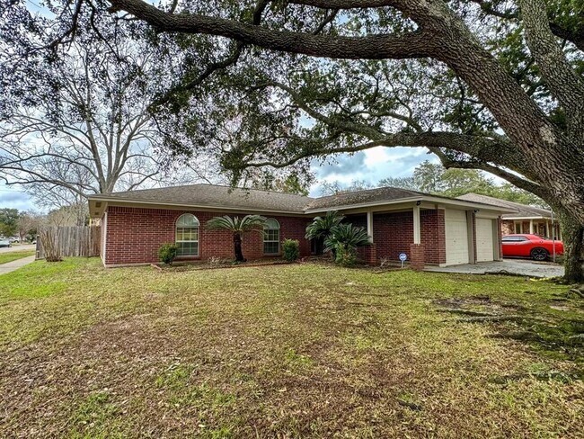 Building Photo - 1222 Sandpiper Dr