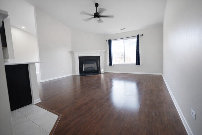 Foto del edificio - 1084 Park Hill Cir