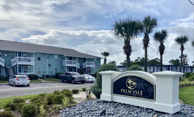 Building Photo - Palm Isle Apartment Homes