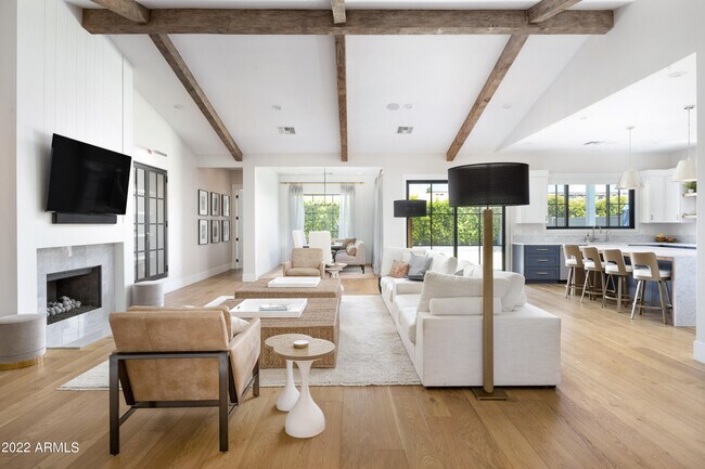 Foto del edificio - 3530 E Glenrosa Ave