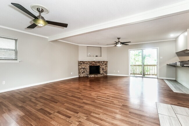 Building Photo - Beautiful Home in Little Rock