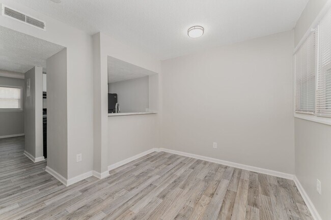 Foto del edificio - 611 E Central Ave