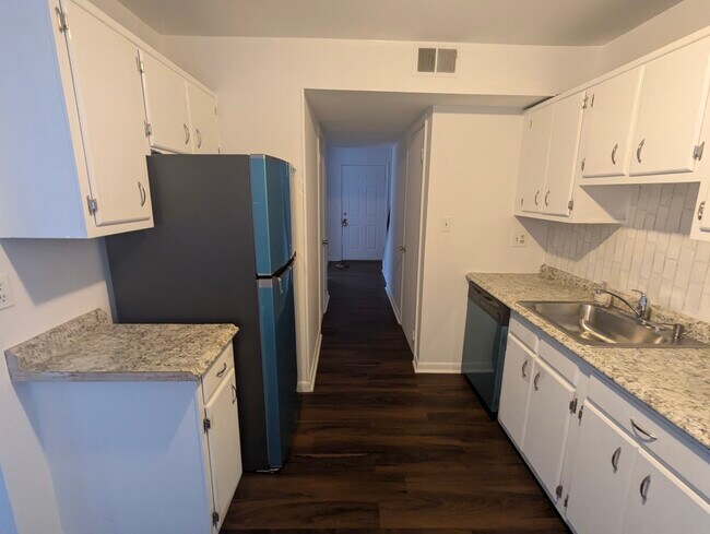 Foto del edificio - 2760 Knollside Ln
