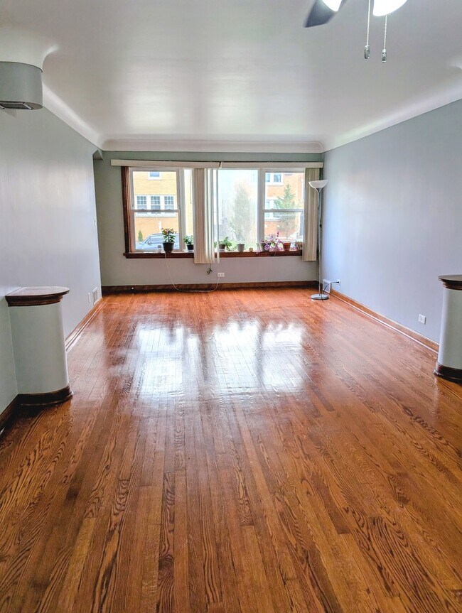 Foto del edificio - 1628 Euclid Ave