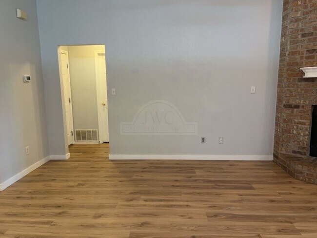 Foto del edificio - 4406 Barrington Trail