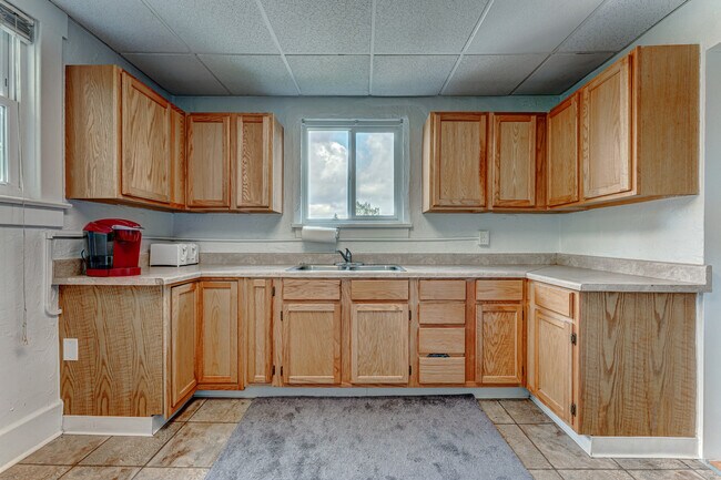 Building Photo - 859 Stewart St