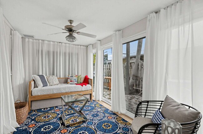Foto del edificio - 692 94th Ave N