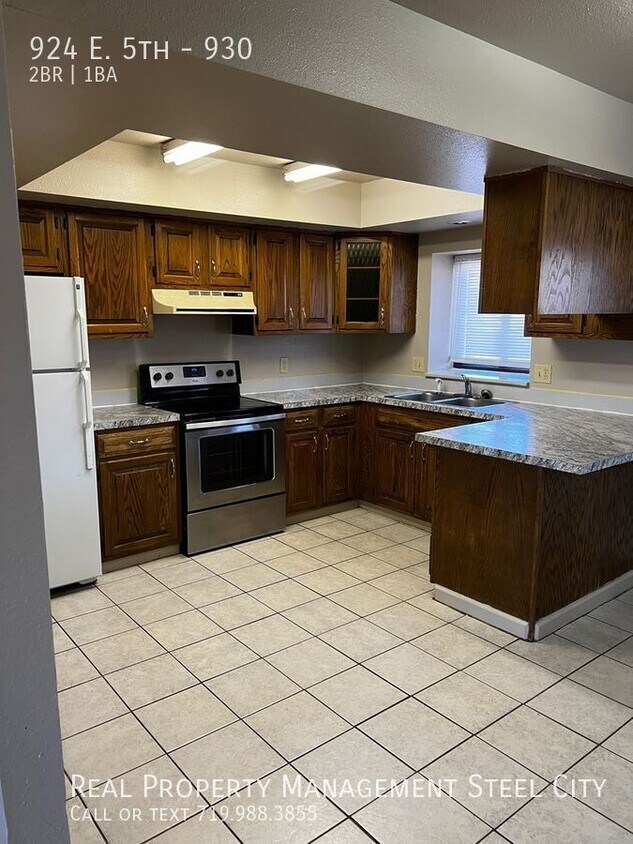 Primary Photo - 924 E. 5th-930