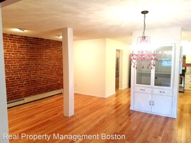 Building Photo - 2 br, 1 bath House - 150 Park St. #1