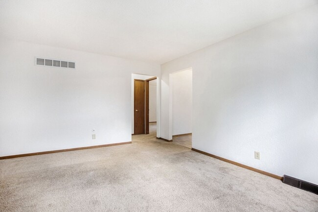 Building Photo - 2825 Tepee Ave