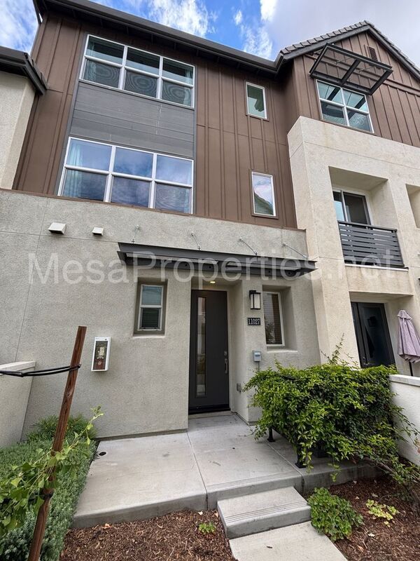 Building Photo - 11027 Serenity Dr