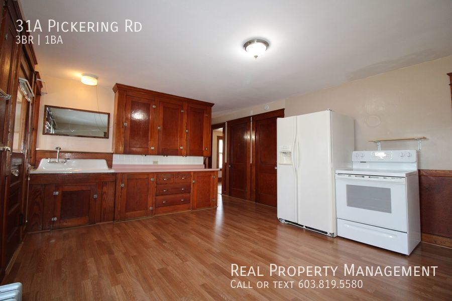 Foto principal - Spacious First Floor 3 Bedroom Duplex !