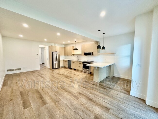 Building Photo - 2563 Hebert Rd