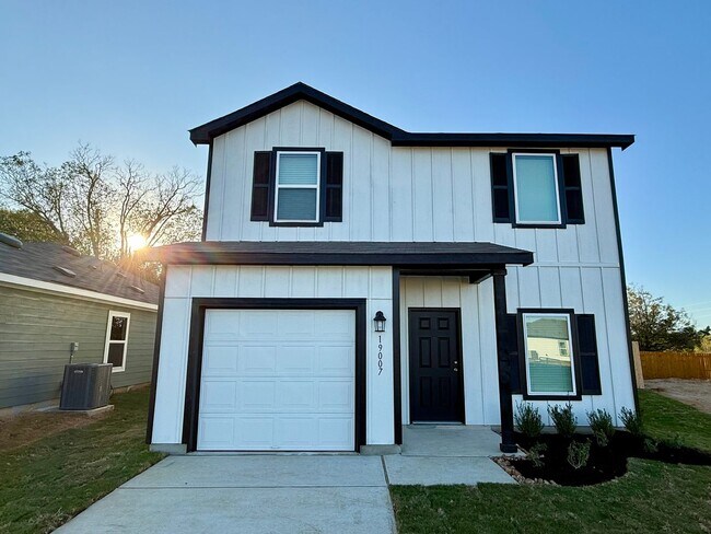 Building Photo - BRAND NEW 3 Bedroom, 2.5 Bathroom, Two-sto...