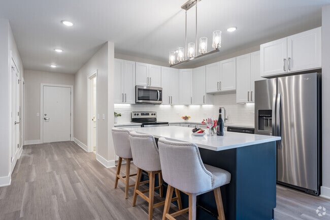 Interior Photo - Des Plaines Tower