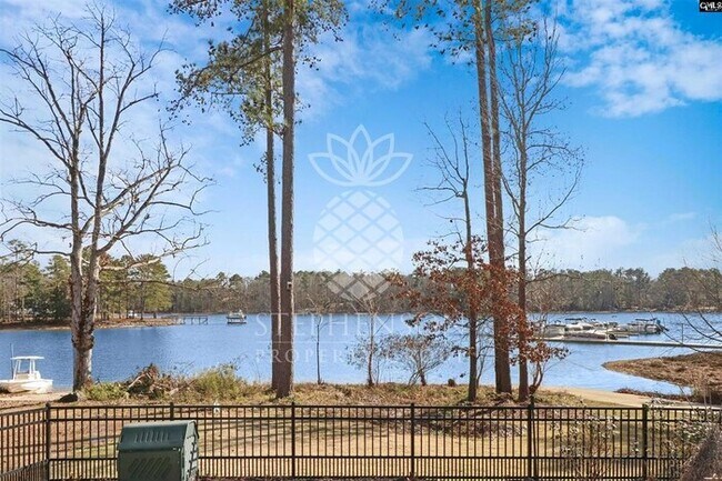 Foto del edificio - Lake Murray home with a Pool and Boat Slip!
