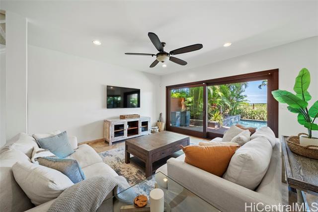 Building Photo - 318 Kealahou St